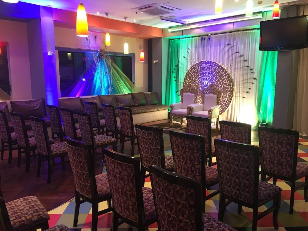 Hotel Nikko Towers 다르에스살람 외부 사진